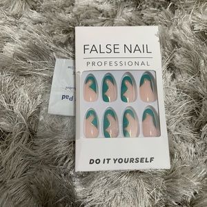 YoYoee French Short Press on Nails Cute Almond False Nails